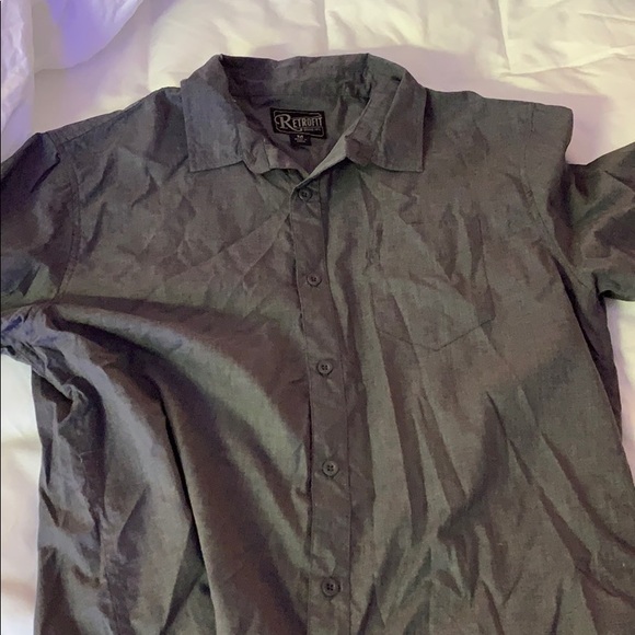 Medium button down - Picture 1 of 1
